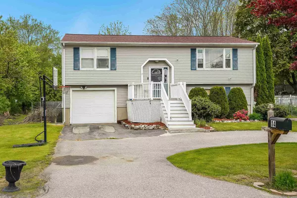 14 St Marys LN,  Salem,  NH 03079