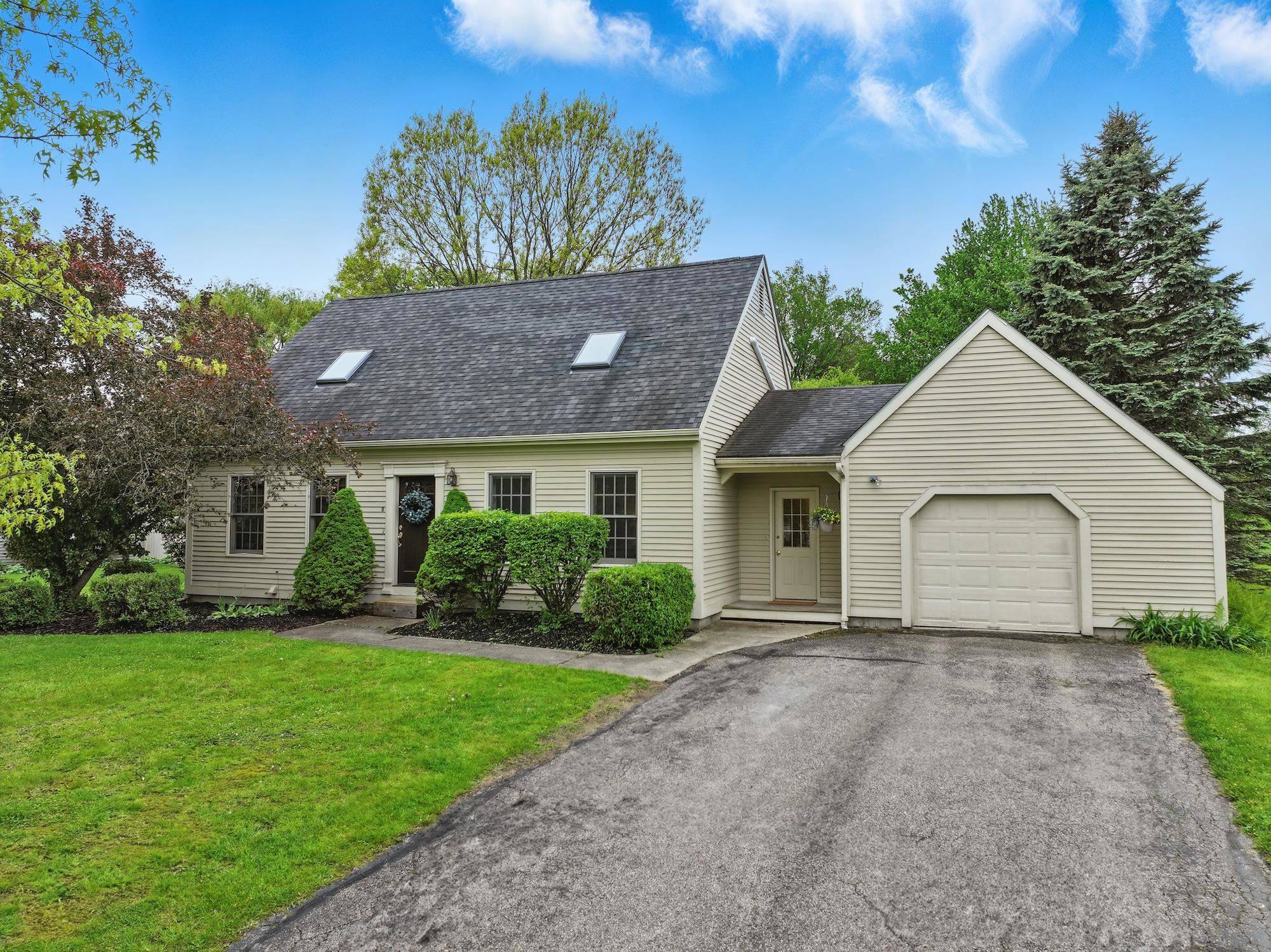 6 Knoll CIR, South Burlington, VT 05403
