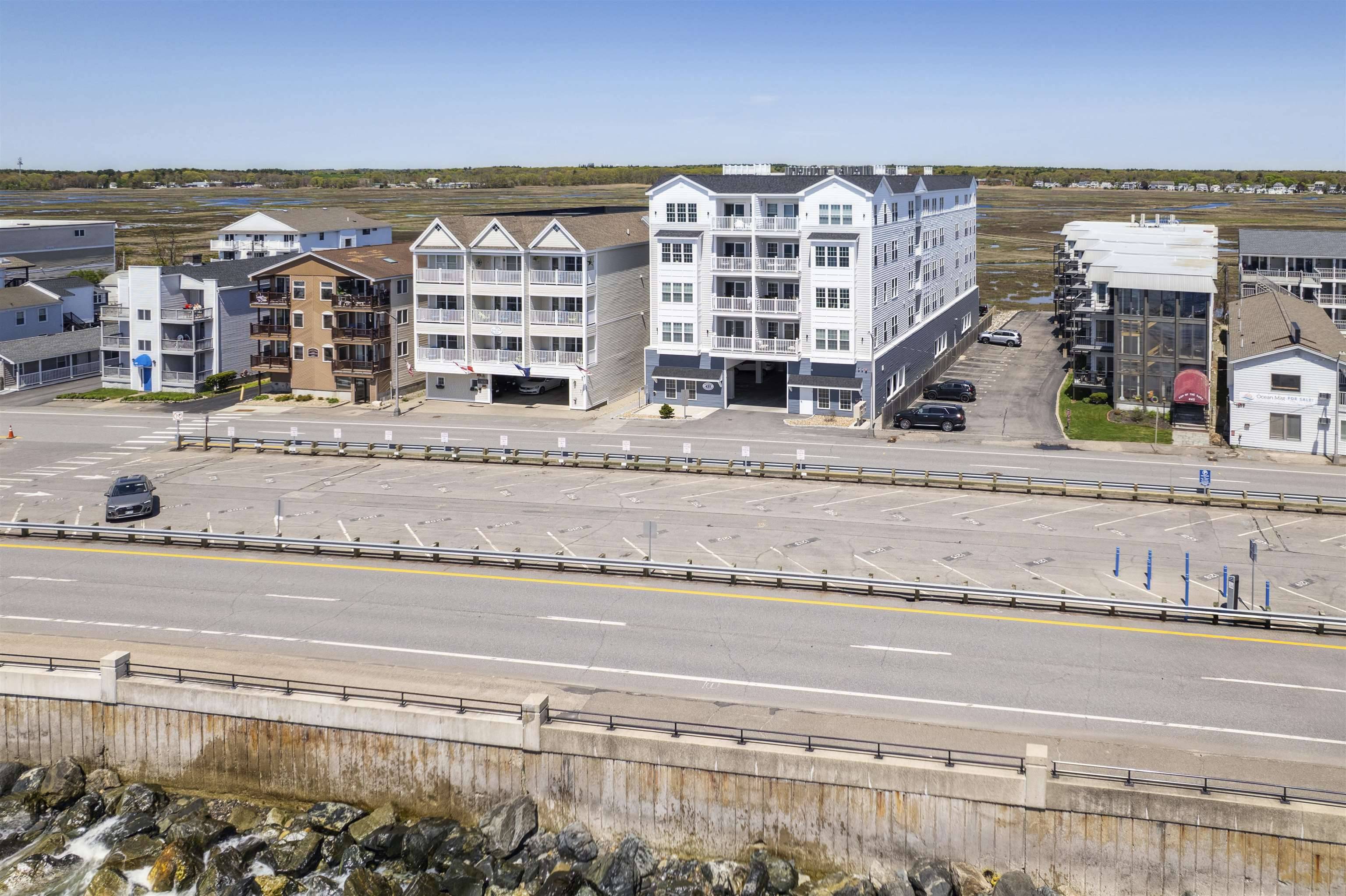 Hampton, NH 03842,435 Ocean BLVD #405