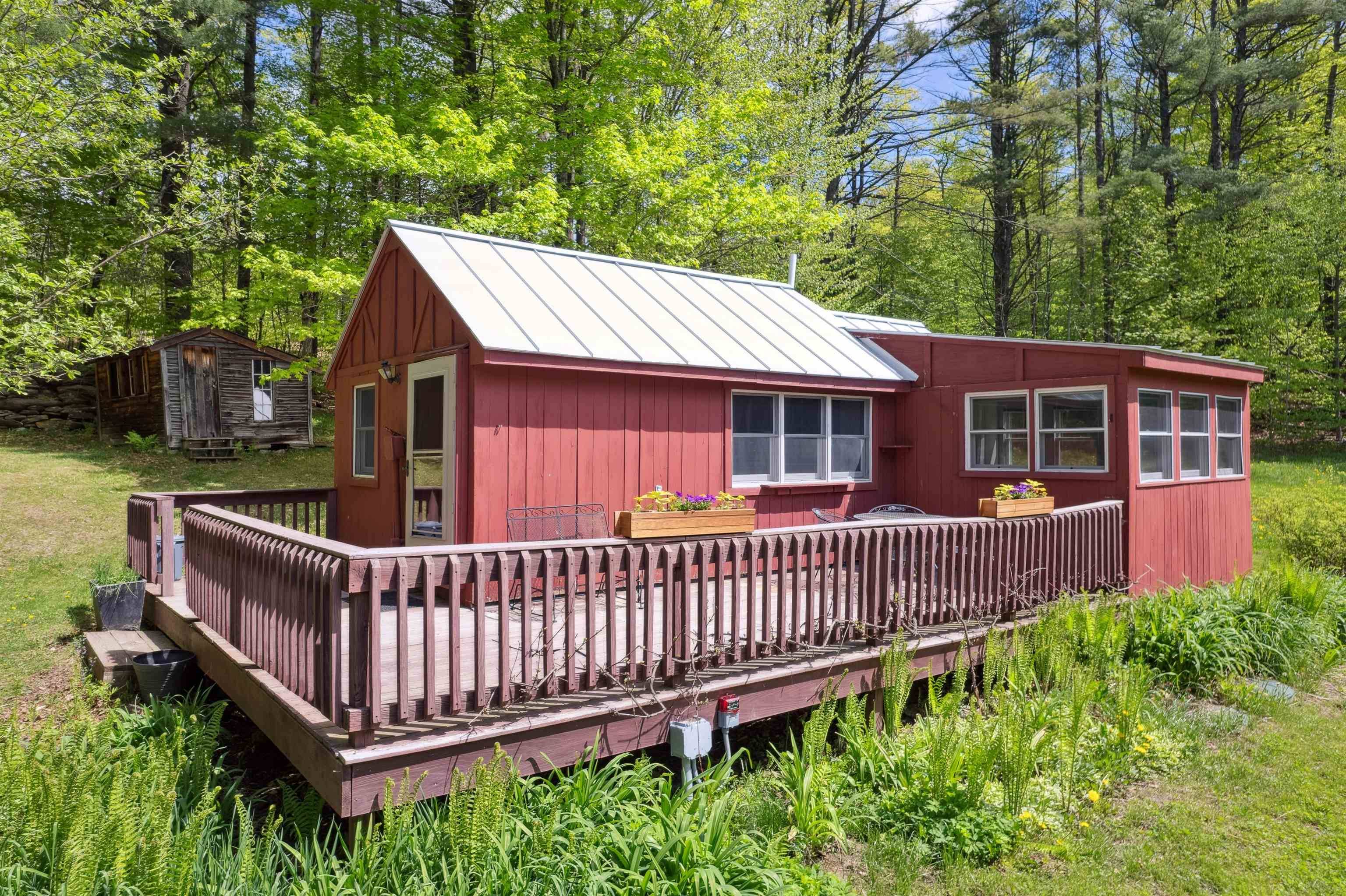 1176 Cross RD, Strafford, VT 05070