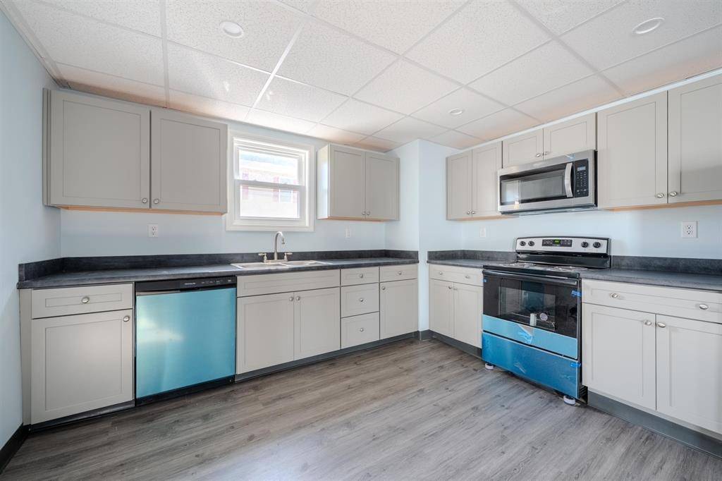 Manchester, NH 03103,74 Massabessic ST #2
