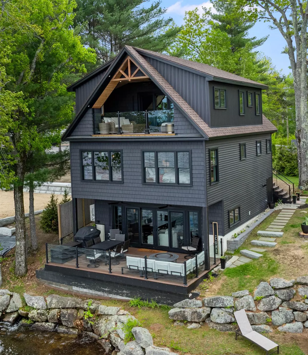 Laconia, NH 03246,602 Endicott ST #2