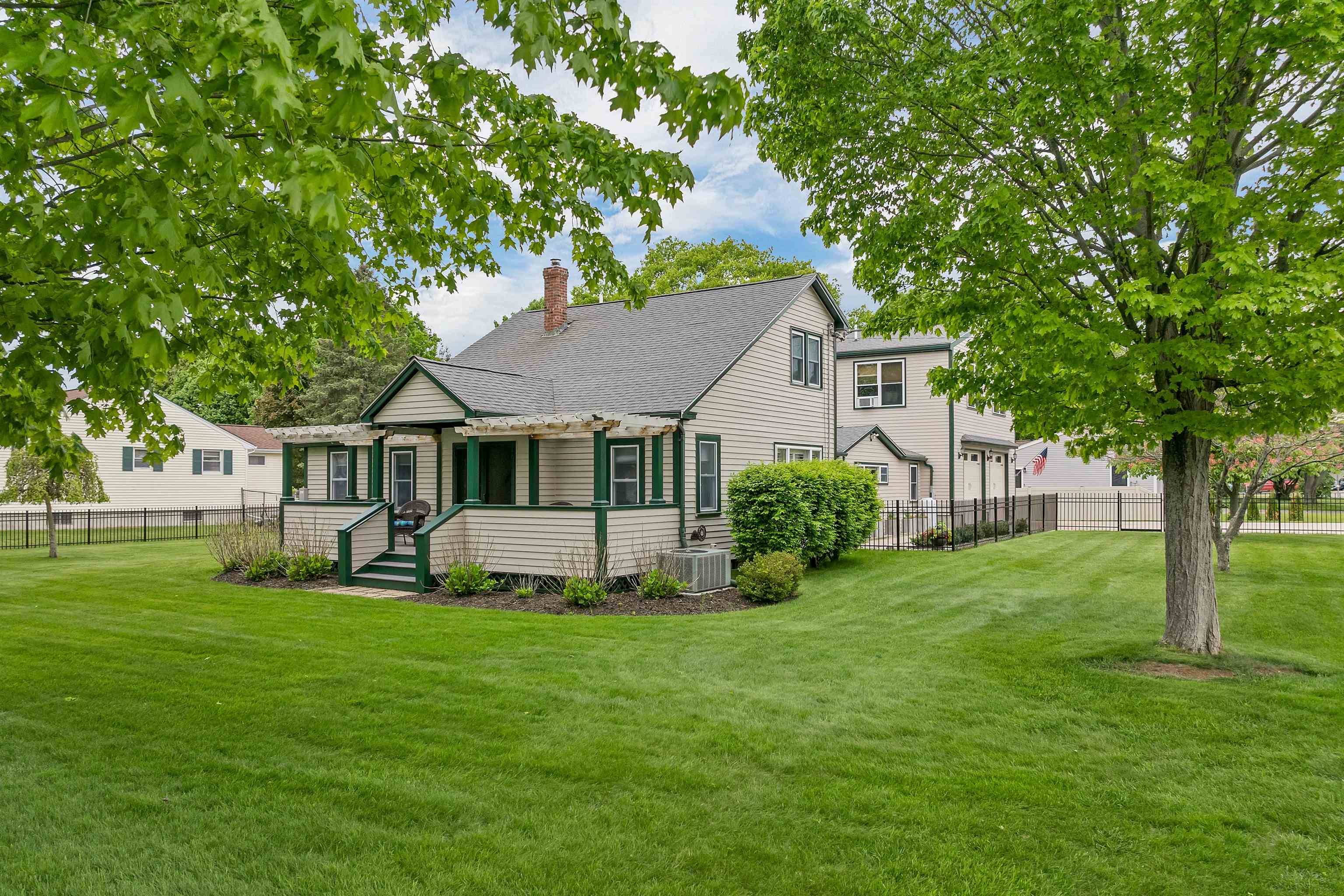 Portsmouth, NH 03801,163 Ocean RD
