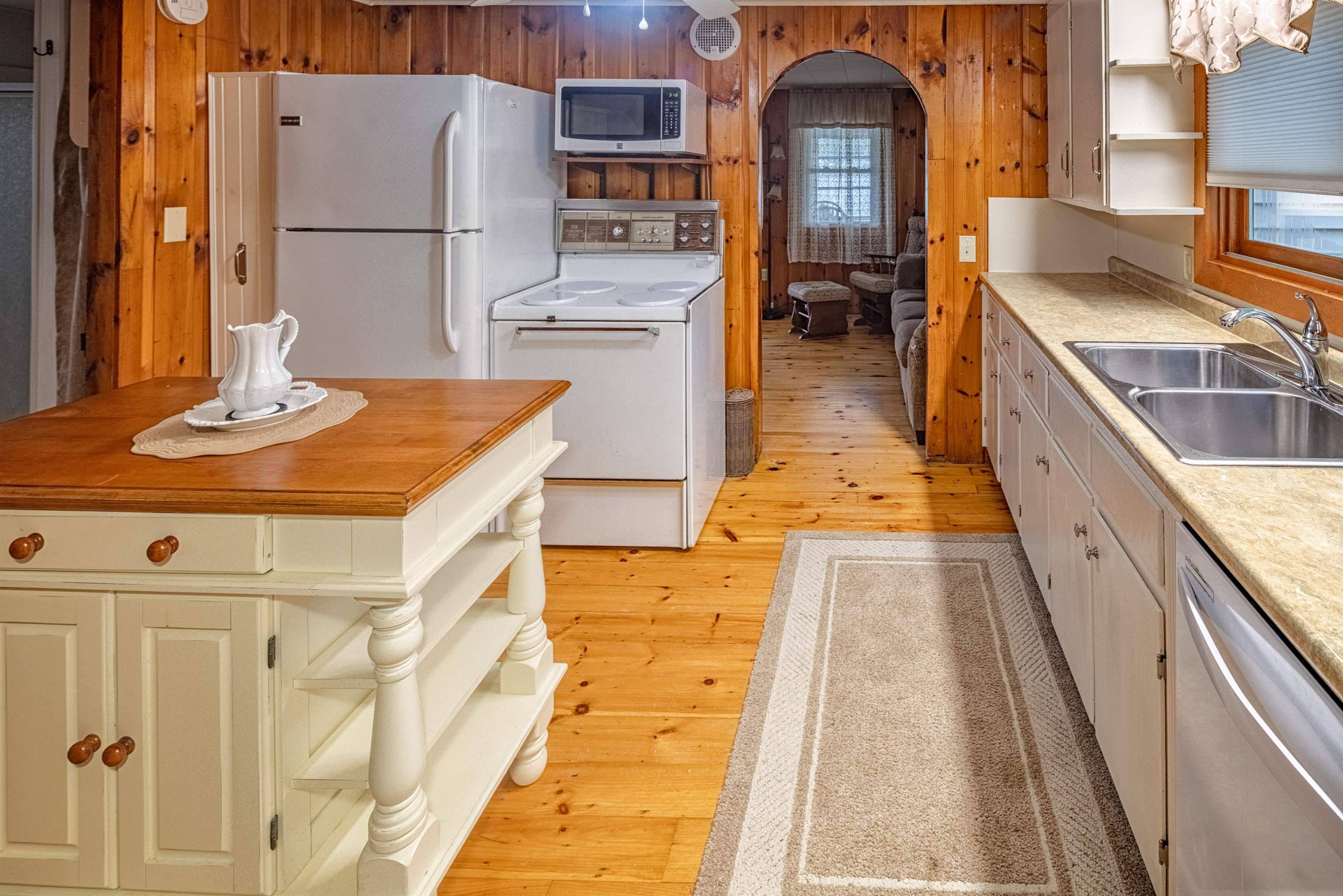 Milton, NH 03851,22 Kingsbury DR