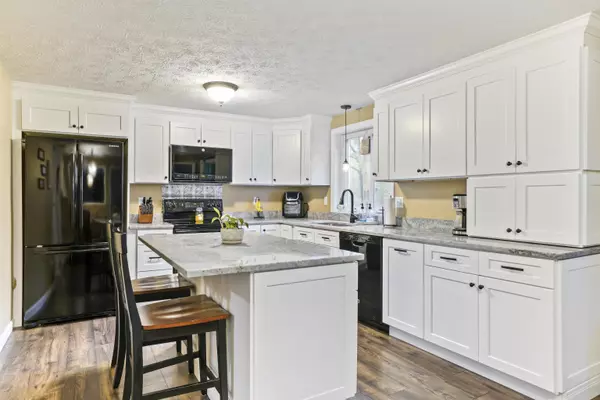 Londonderry, NH 03053,6 Quincy RD #B