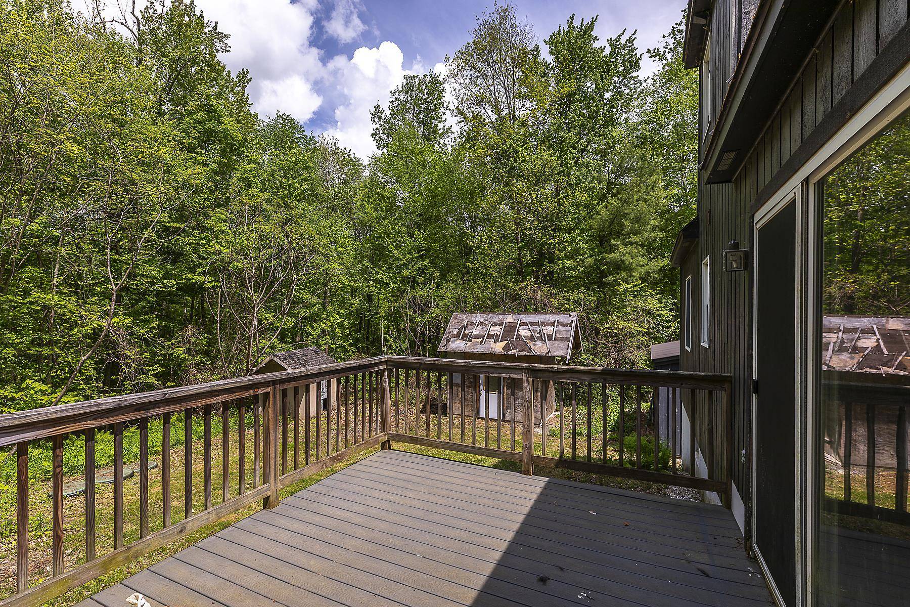 Sunderland, VT 05250,72 McKee RD
