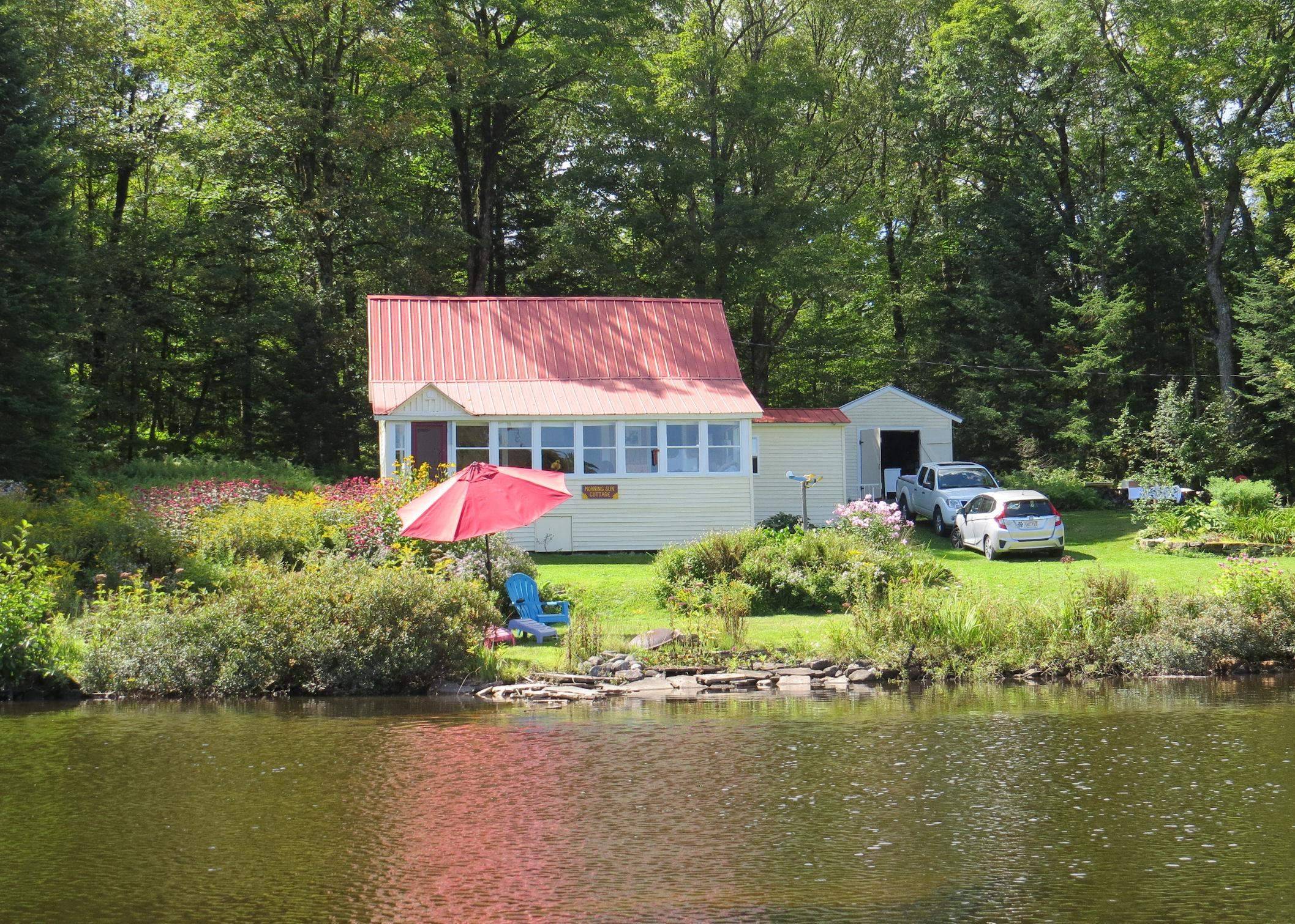 43 Kimberly LN, Westmore, VT 05871