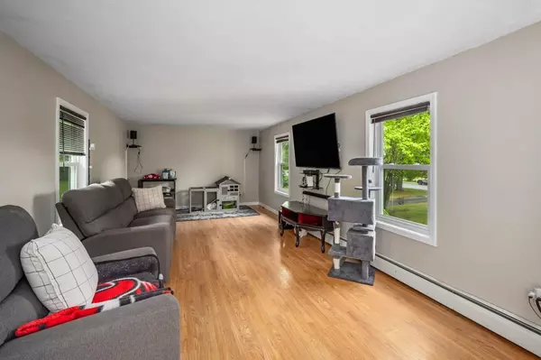 Londonderry, NH 03053,8 Quincy RD #B