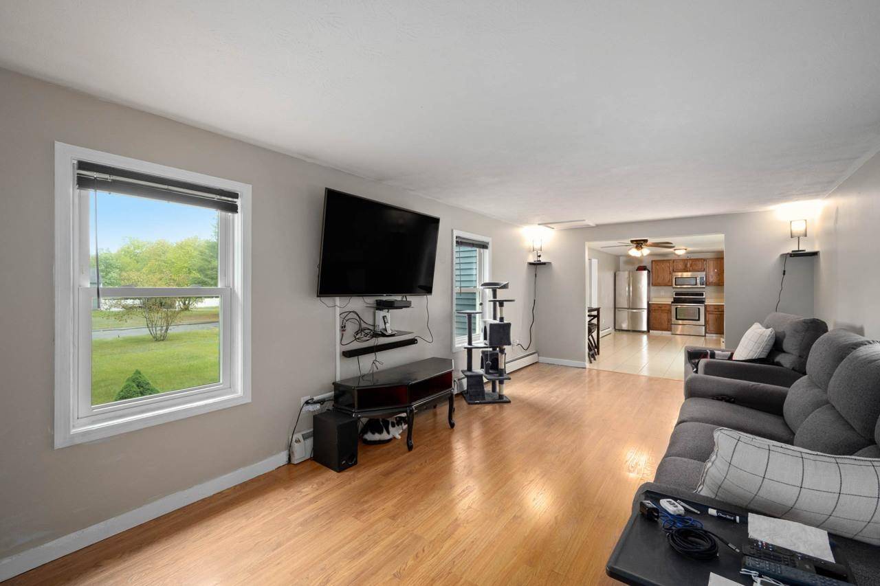 Londonderry, NH 03053,8 Quincy RD #B