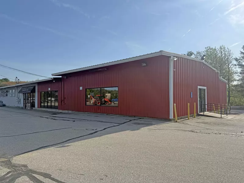 65 Plaistow RD, Plaistow, NH 03865