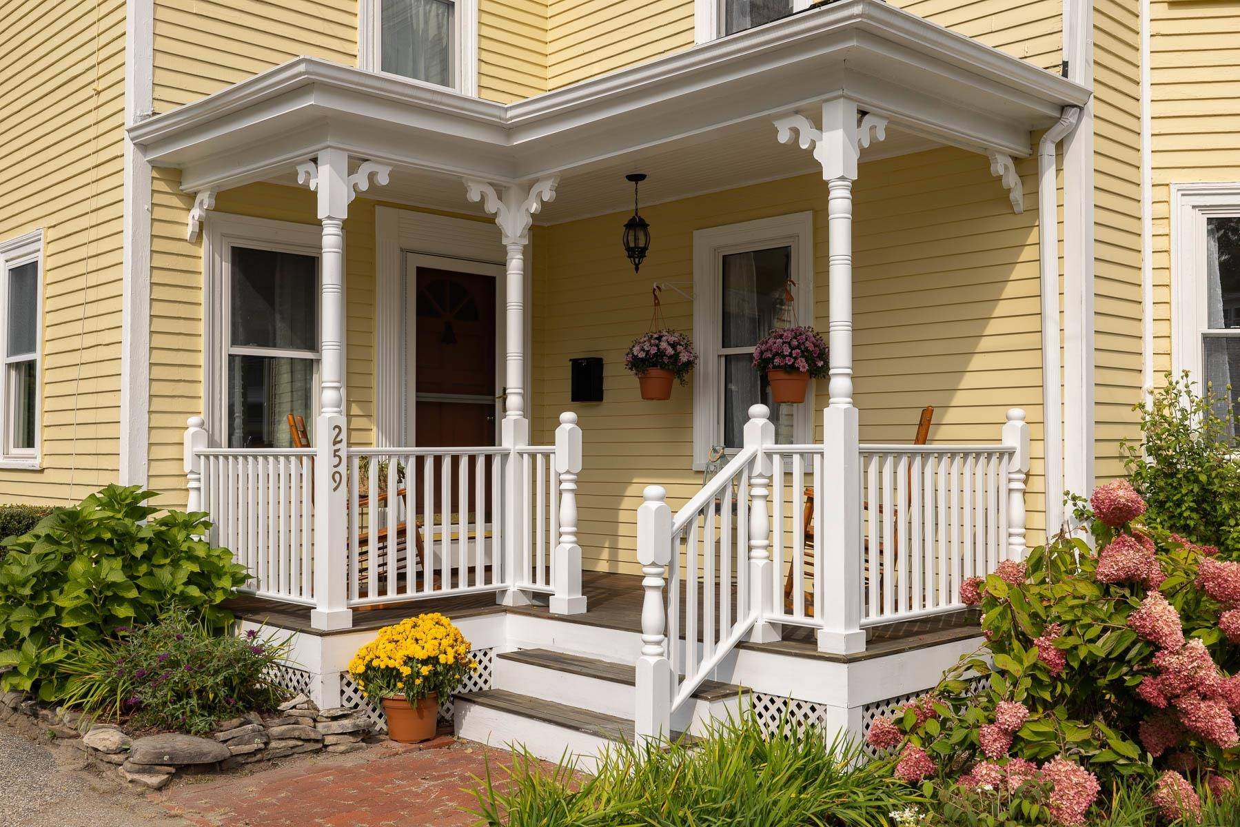 Portsmouth, NH 03801,259 Dennett ST