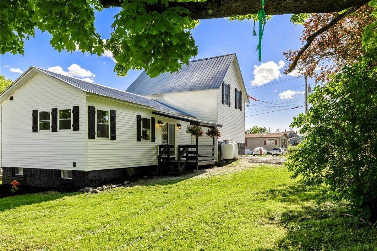 17 Liberty ST, Richford, VT 05476