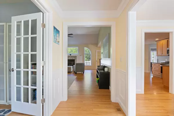 Fremont, NH 03044,44 Thunder RD