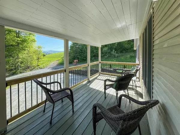 Hartford, VT 05001,107 Winding Brook LN