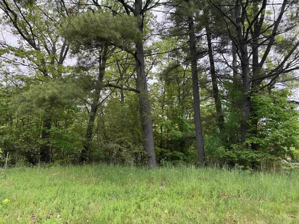 Milton, VT 05468,7 River ST #1