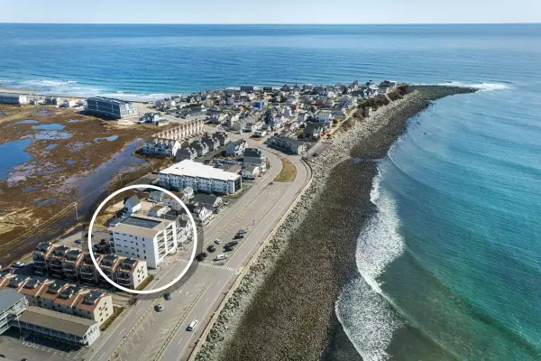 Hampton, NH 03842,465 Ocean BLVD #201