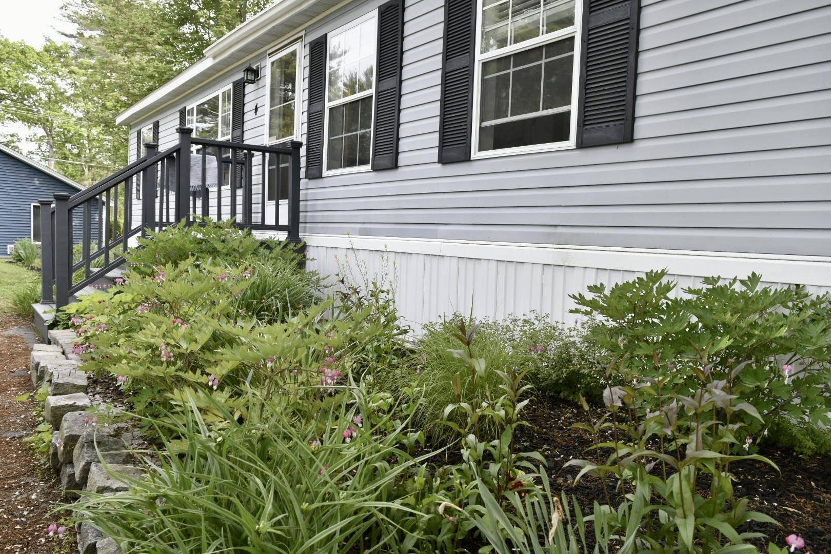 Nashua, NH 03062,4 Gary ST