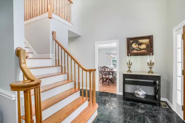 Manchester, NH 03104,373 Whitford ST