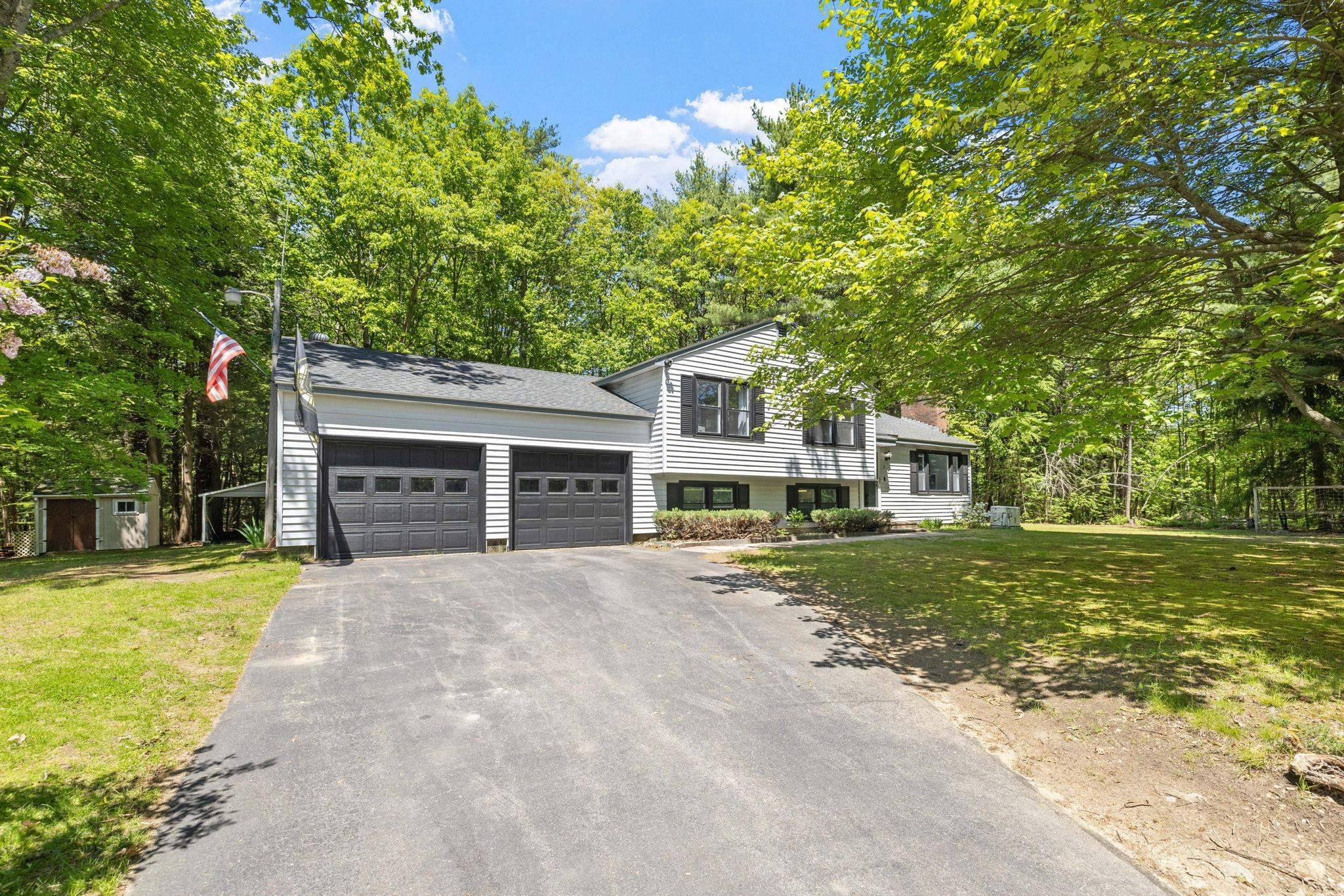 2 Rosewood DR, Bow, NH 03304