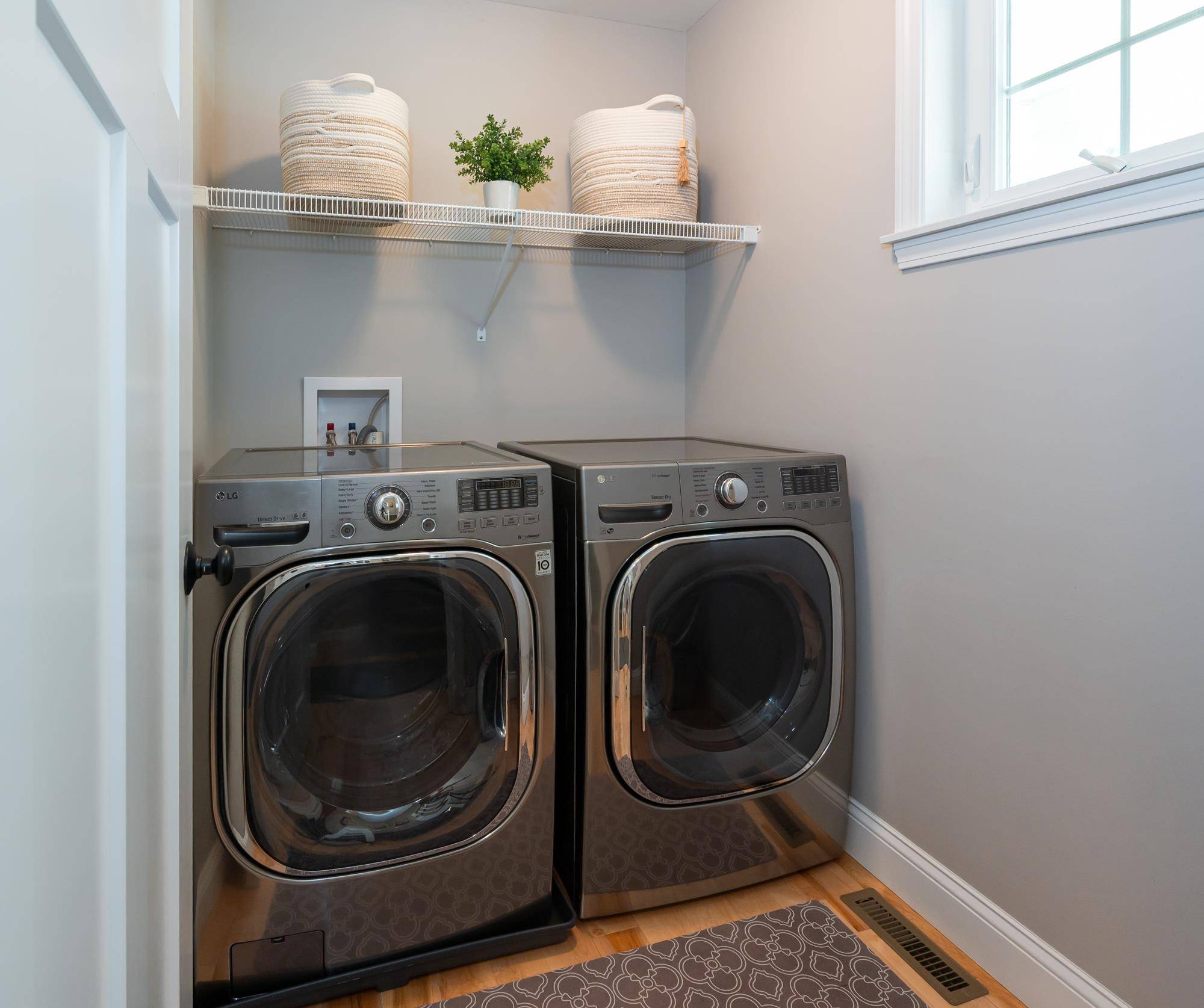 Milford, NH 03055,6 Beacon WAY