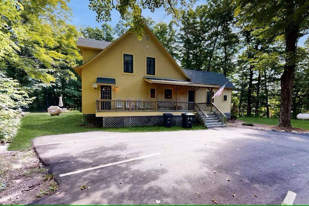 Woodstock, NH 03262,14 Mitchell ST