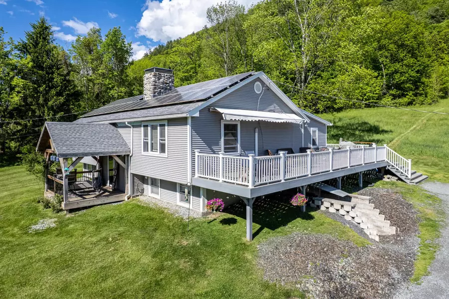458 Hillside RD, Poultney, VT 05764