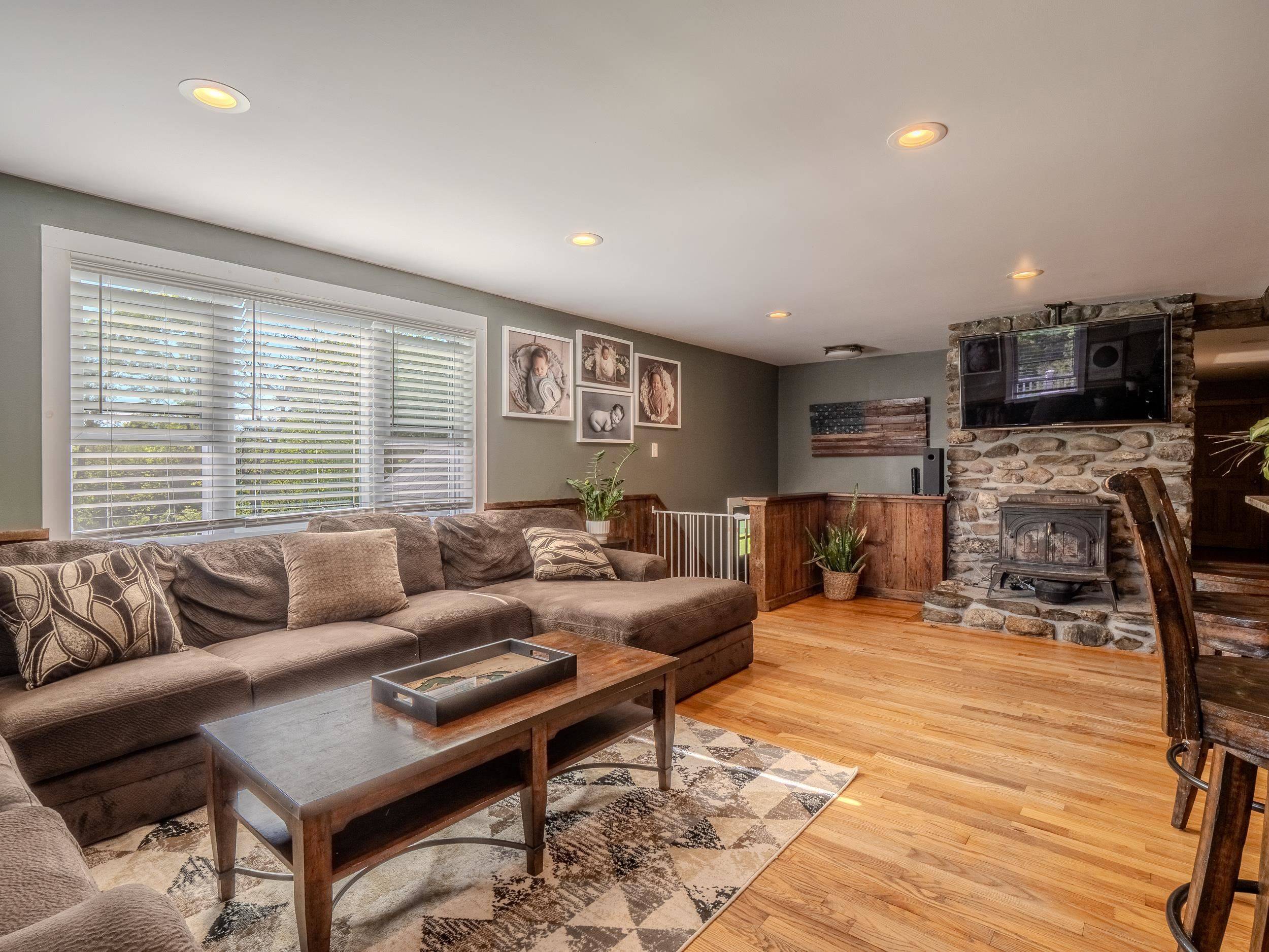 Poultney, VT 05764,458 Hillside RD
