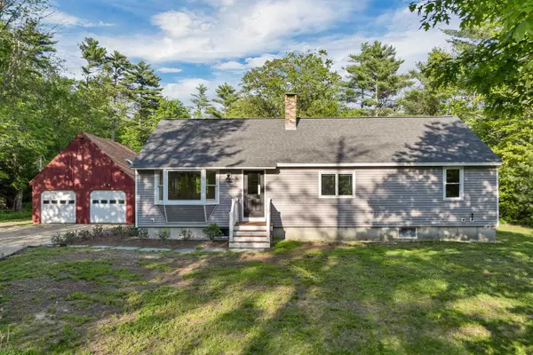 125 Pine Hill RD, Wolfeboro, NH 03894