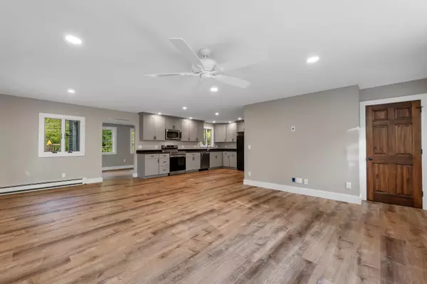 Wolfeboro, NH 03894,125 Pine Hill RD