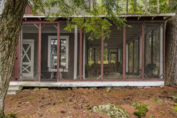 Franklin, NH 03235,68 Pine Colony RD