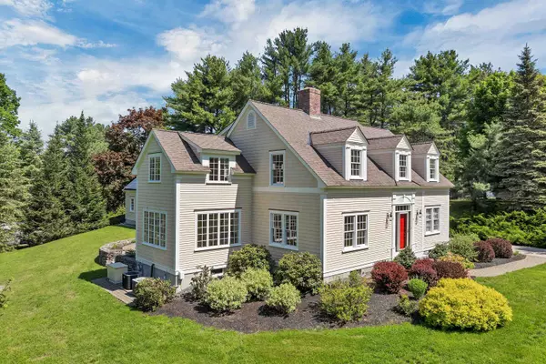 Wolfeboro, NH 03894,3 Baas DR