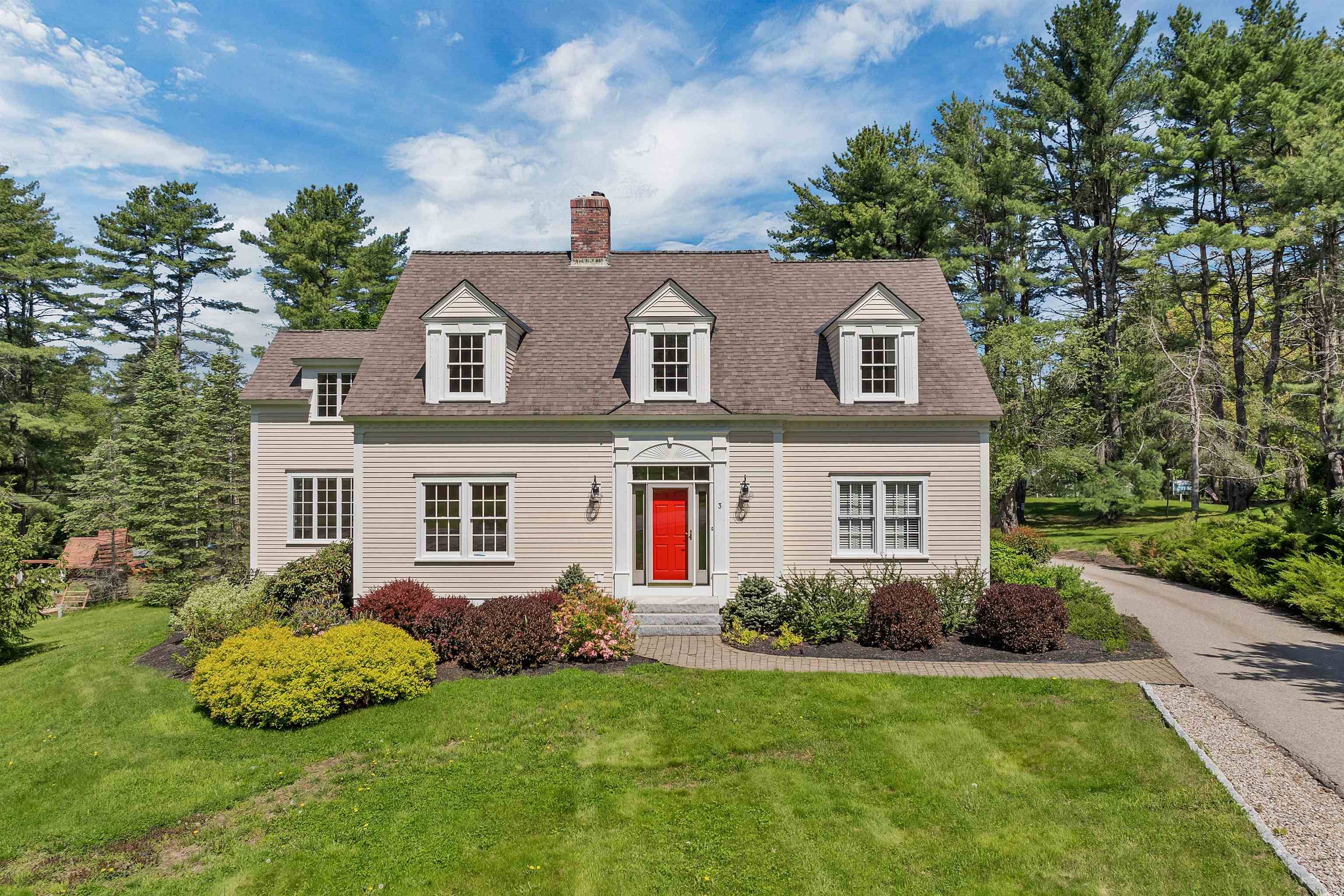 Wolfeboro, NH 03894,3 Baas DR