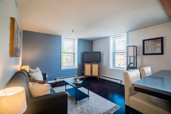 Portsmouth, NH 03801,80 Fleet ST #2-8