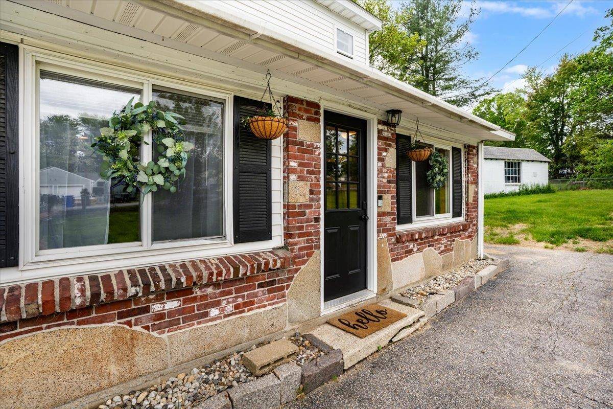 Goffstown, NH 03102,27 Eden ST