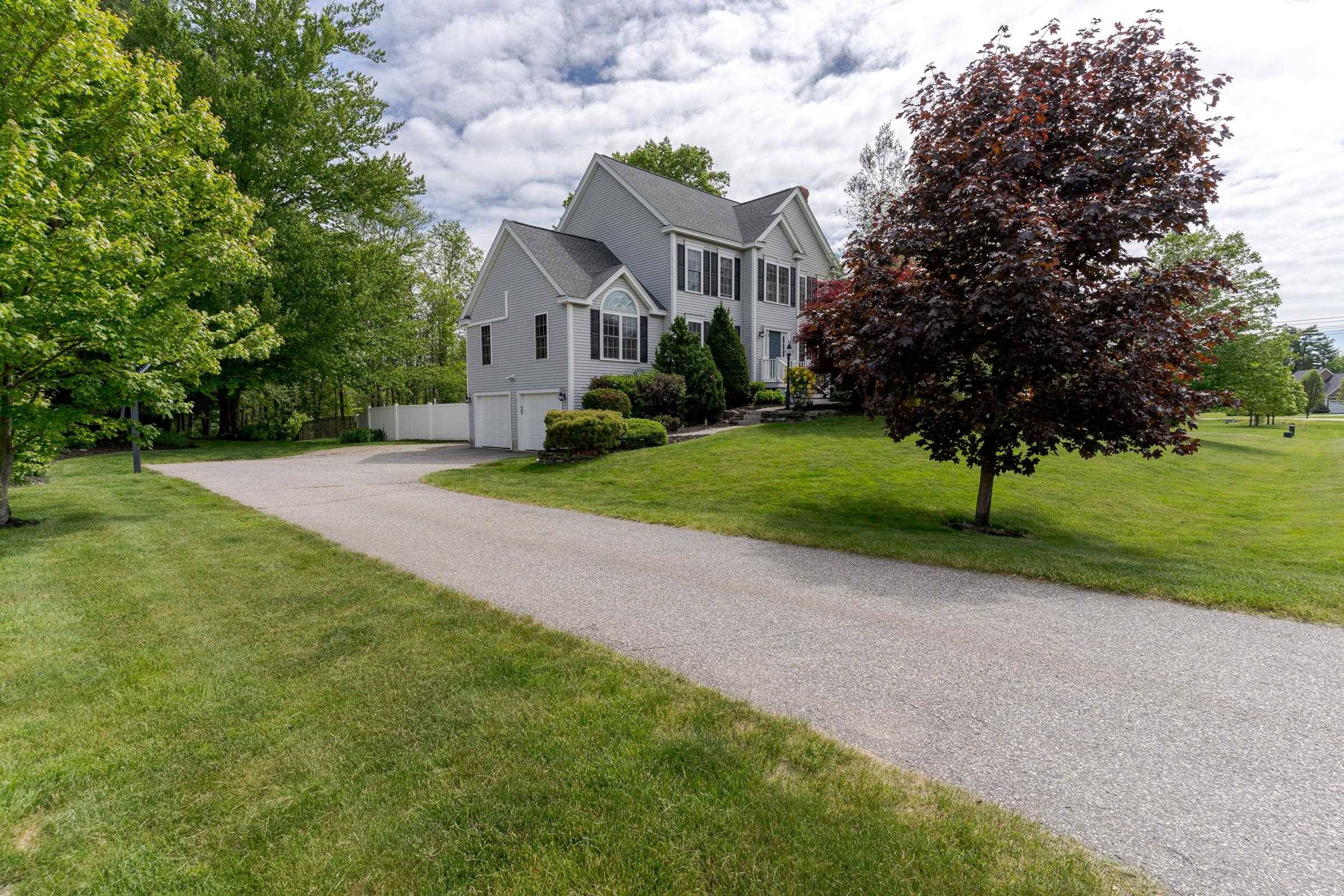 Stratham, NH 03885,11 Hickory Pond LN