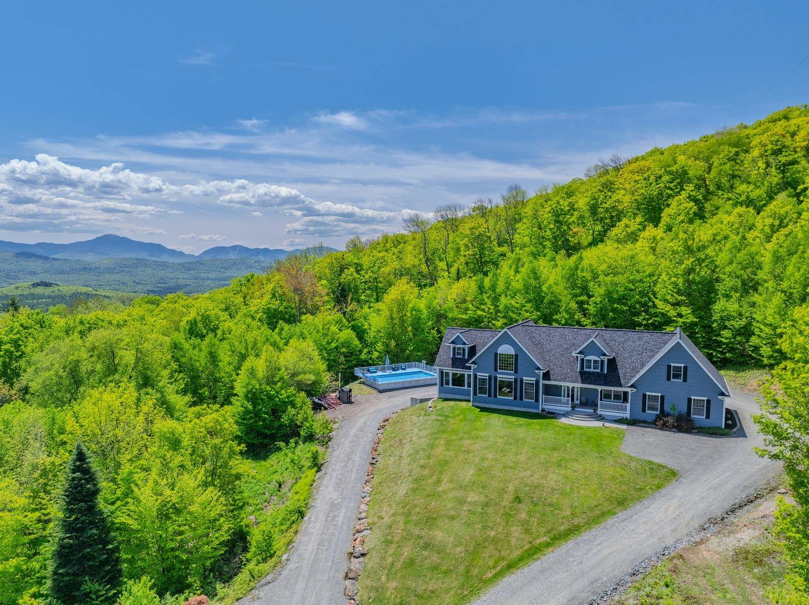 25 Sugarwood LN, Littleton, NH 03561