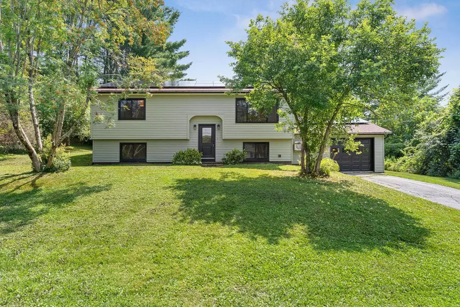 15 Spring Hollow LN, Barre Town, VT 05641