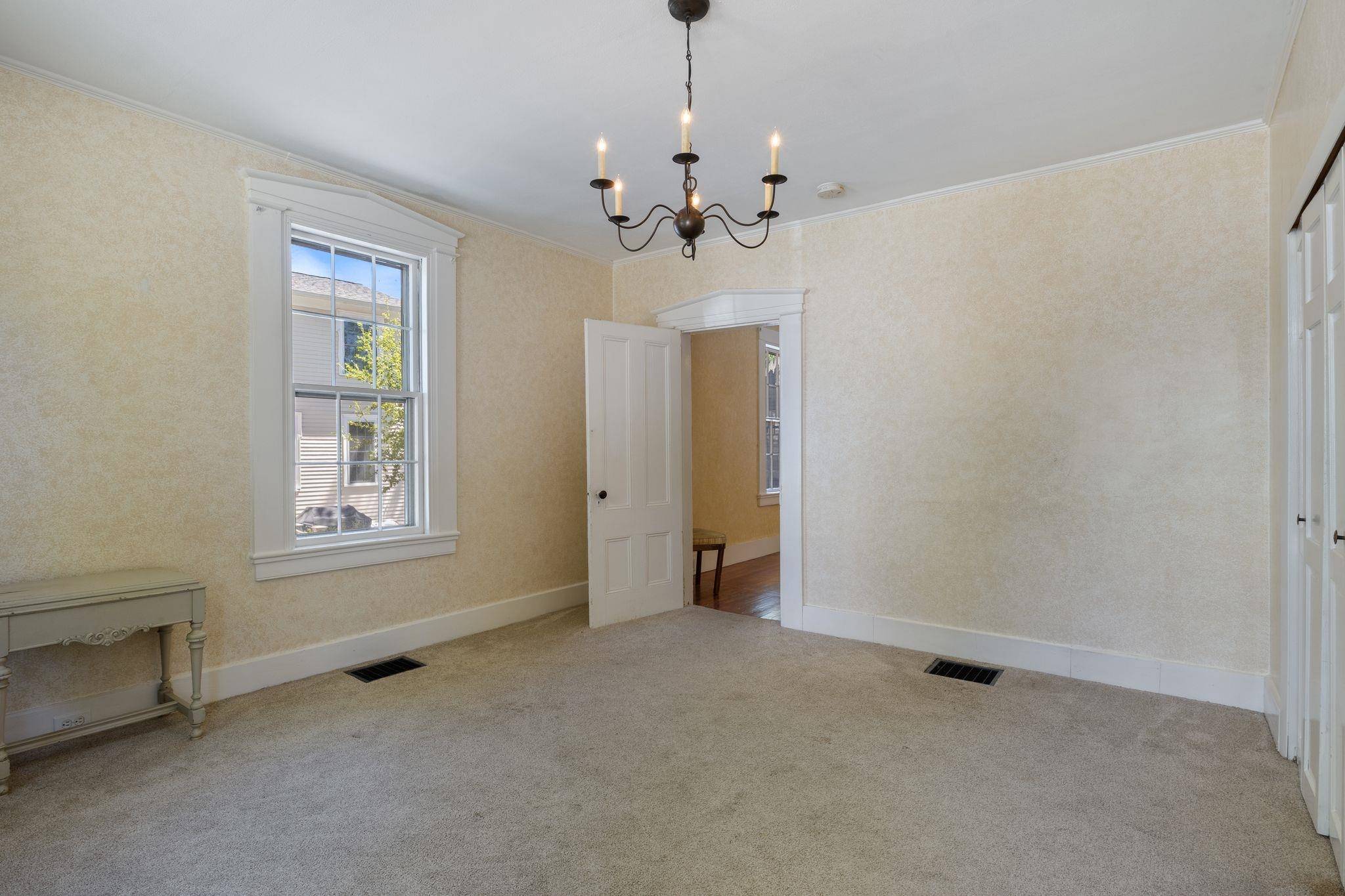Portsmouth, NH 03801,310 Dennett ST