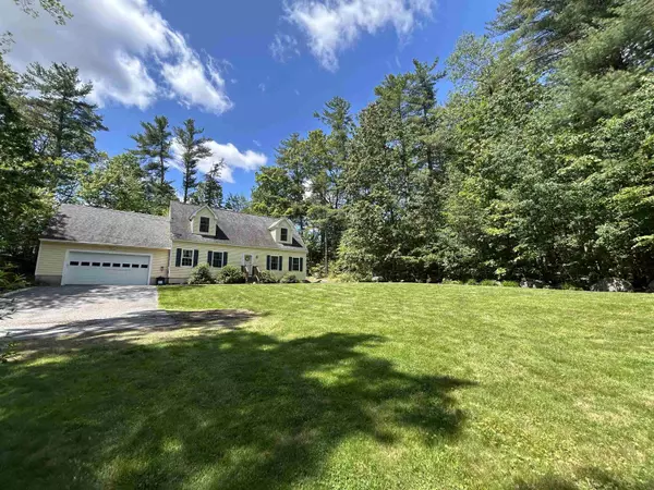 29 Dixon AVE,  Newfields,  NH 03856
