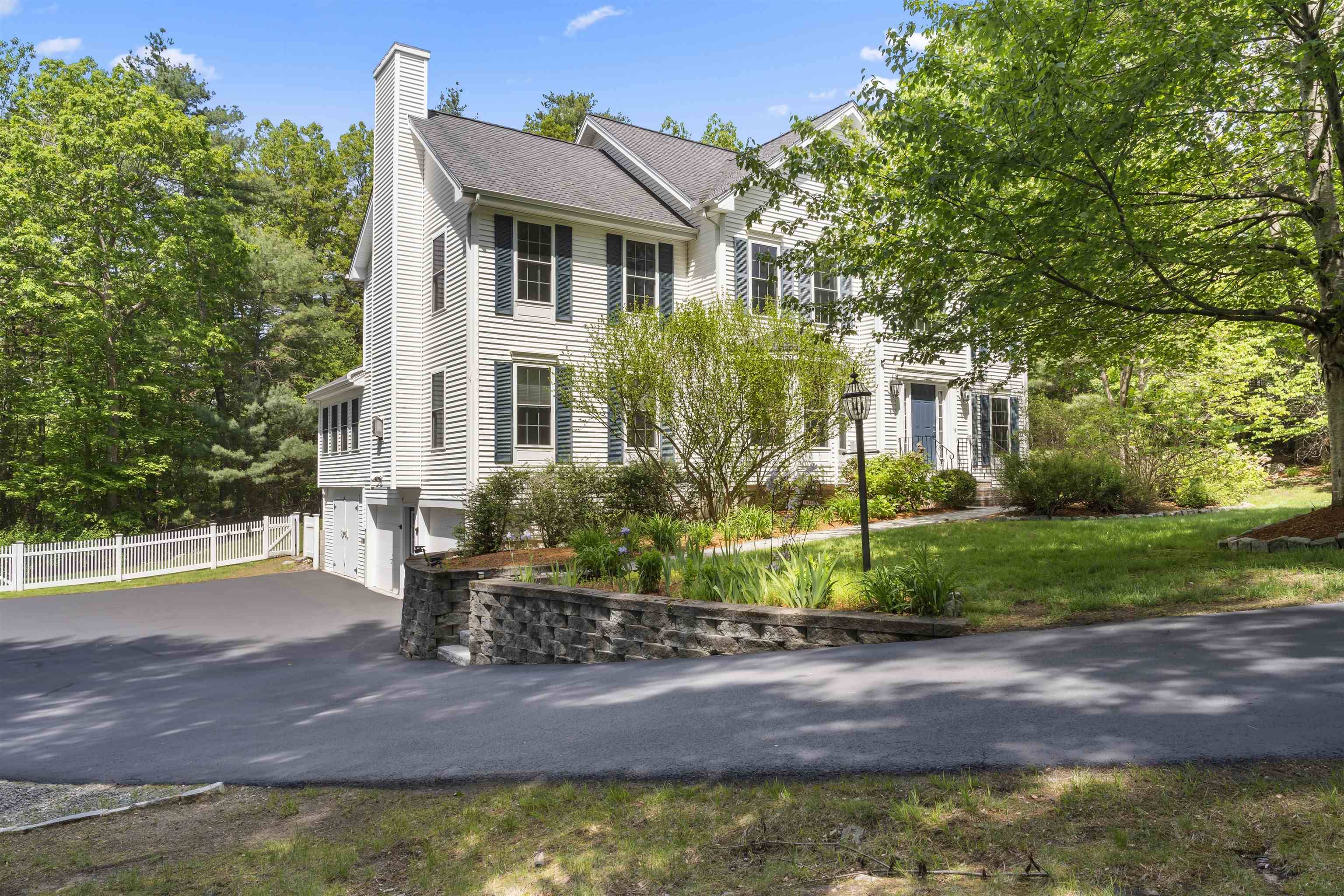 50 Lannan DR, Pelham, NH 03076