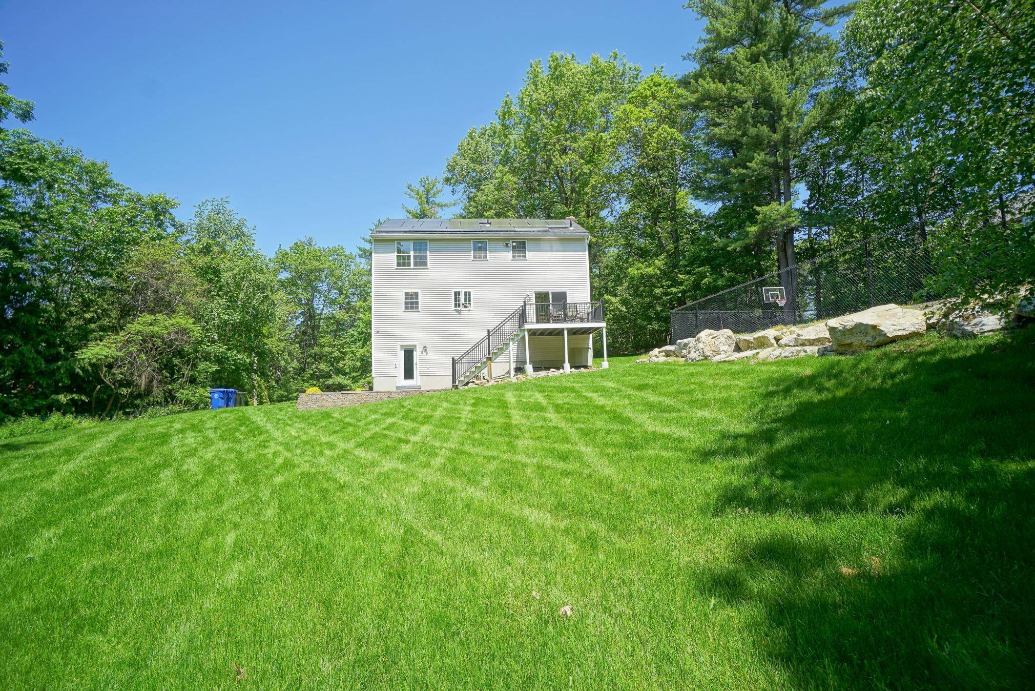 Londonderry, NH 03053,16 Bartley Hill RD