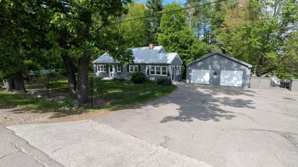 Henniker, NH 03242,144 Bradford RD