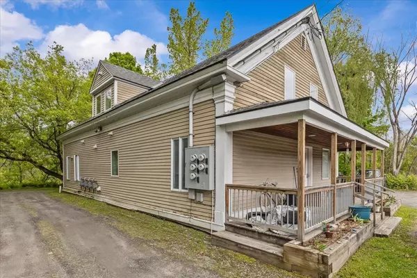 Stowe, VT 05672,908 South Main ST