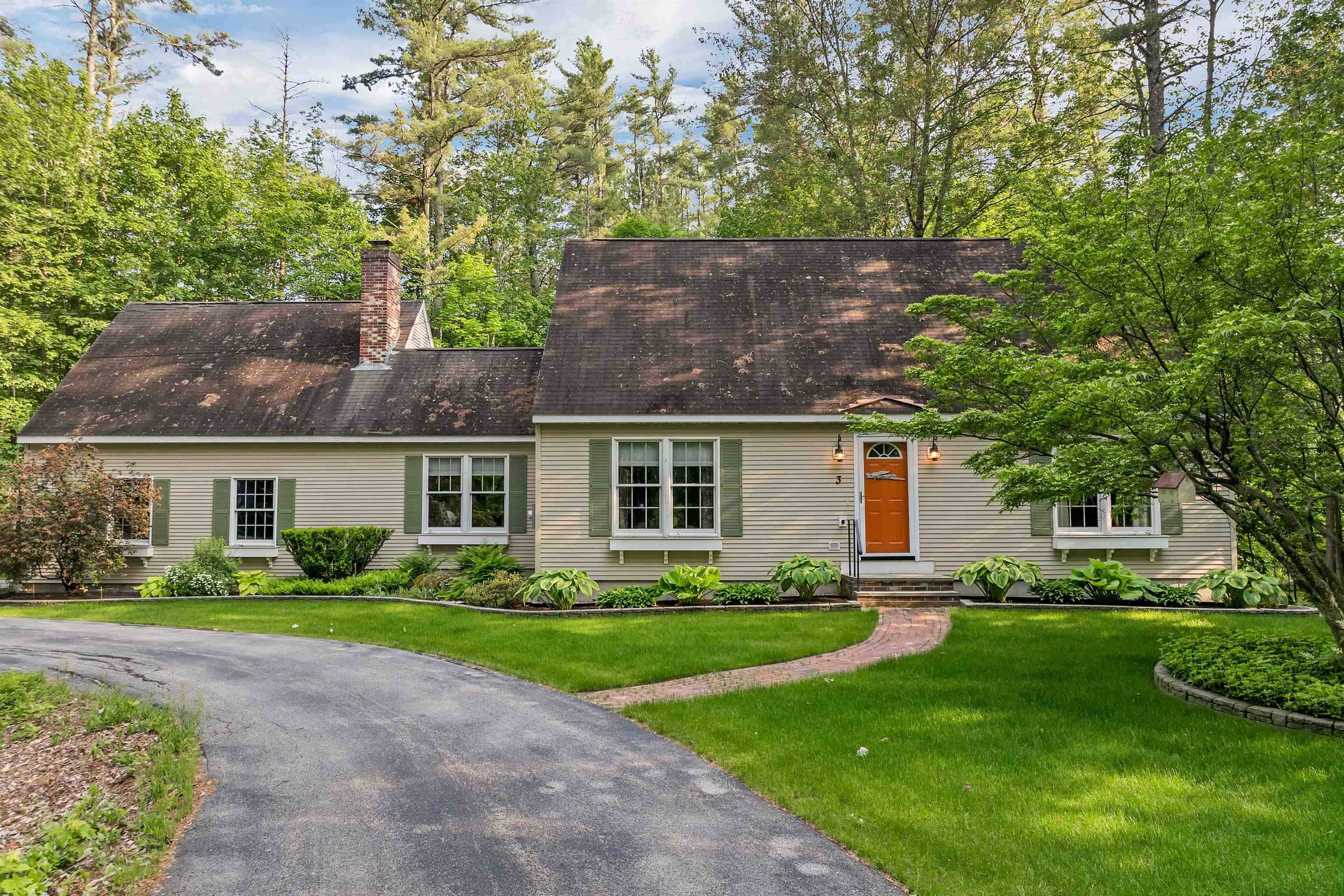 3 Dove ST, Wolfeboro, NH 03894