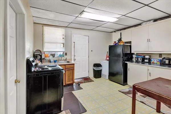 Burlington, VT 05401,174-176 North Champlain ST