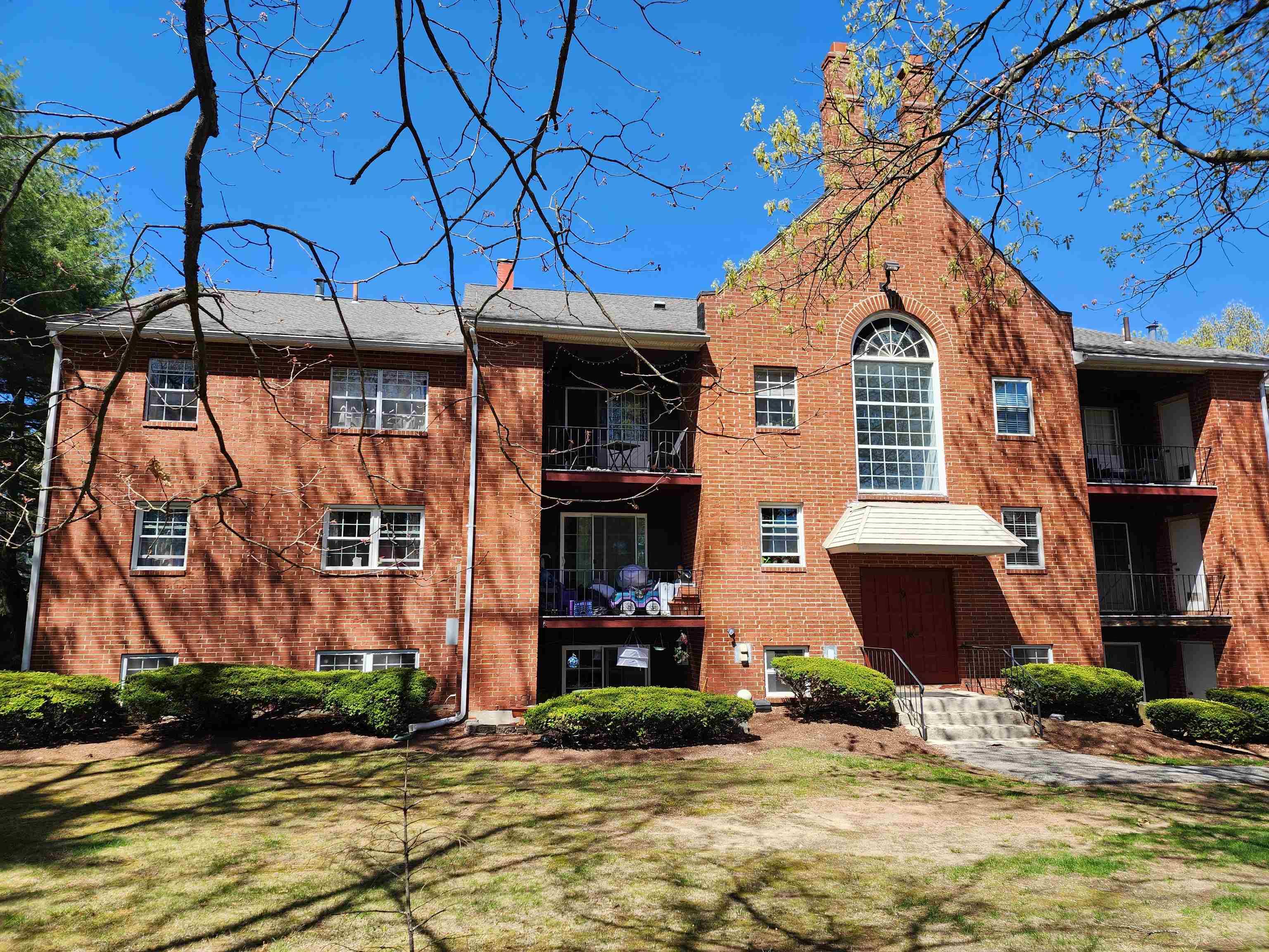 Nashua, NH 03060,9 Louisburg SQ #12
