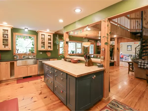 Huntington, VT 05462,210 Texas Hill RD