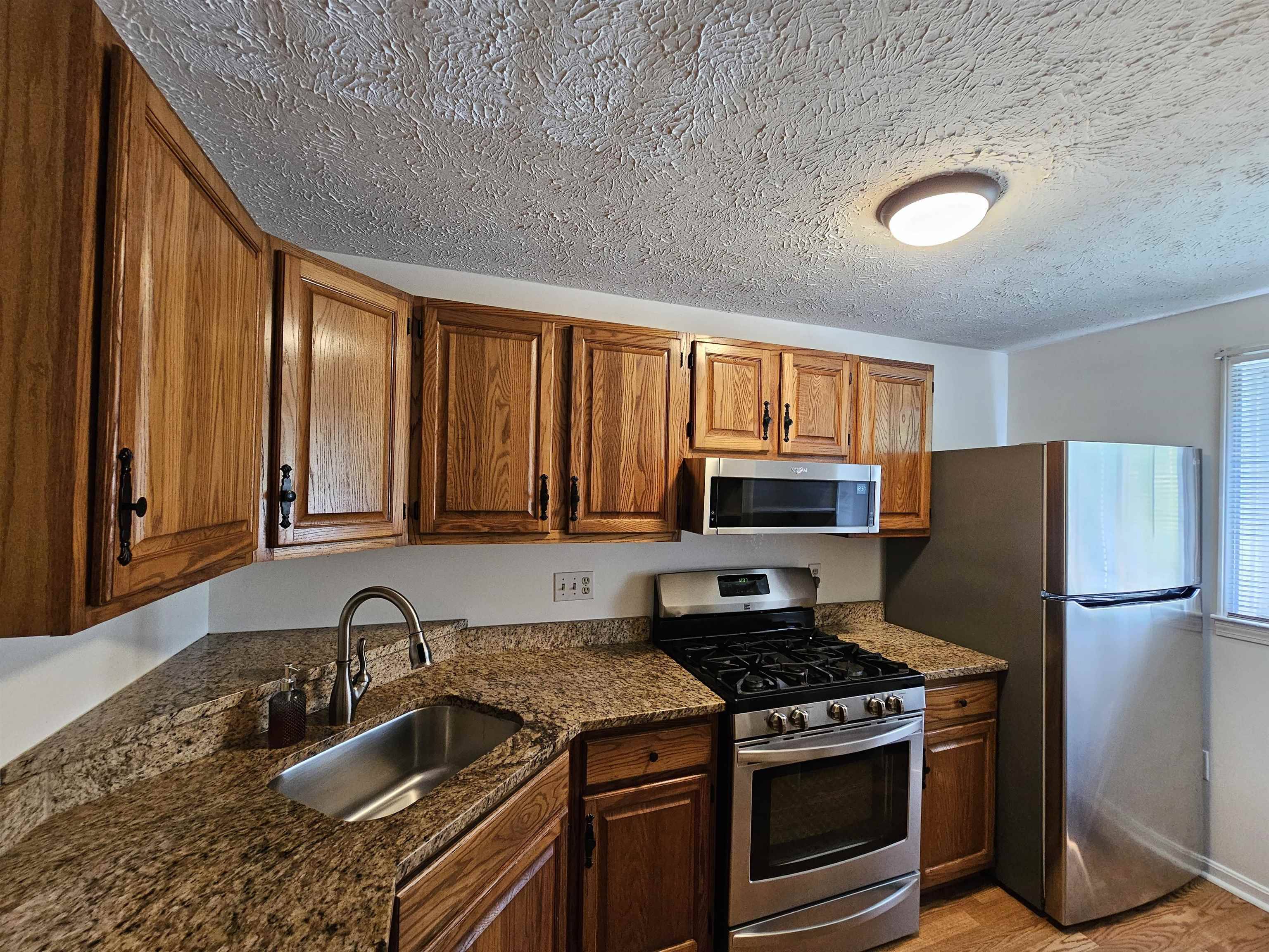 Wilton, NH 03086,302 Eastview DR