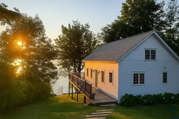 256 Lakeside LN, Addison, VT 05491