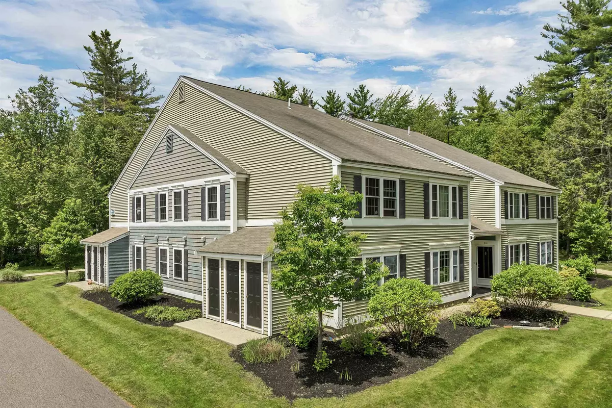 Portsmouth, NH 03801,916 Springbrook CIR #916